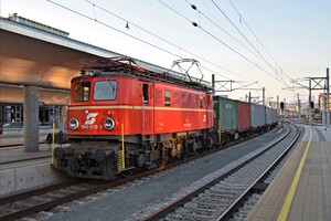 ÖBB Class 1040 - 1040 013-3 operated by METRANS Rail s.r.o.