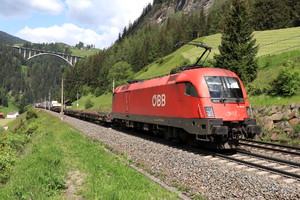 Siemens ES 64 U2 - 1016 011 operated by Rail Cargo Austria AG