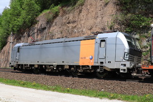 Siemens Vectron AC - 193 922 operated by TXLogistik