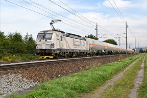 Siemens Vectron MS - 383 211-0 operated by LOKORAIL, a.s.