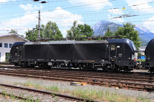 Siemens Vectron MS - 193 643 operated by TXLogistik
