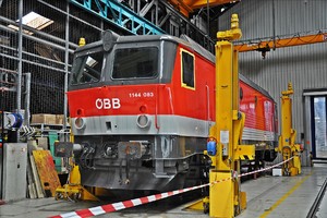 ÖBB Class 1144 - 1144 083 operated by Österreichische Bundesbahnen