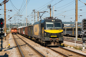 Siemens ES 46 B1-A - 4717 operated by MEDWAY - Operador Ferroviário e Logistico de Mercadorias, SA