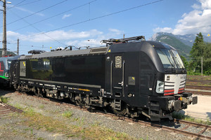 Siemens Vectron AC - 193 852 operated by TXLogistik
