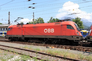 Siemens ES 64 U2 - 1016 022 operated by Österreichische Bundesbahnen