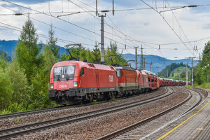 Siemens ES 64 U2 - 1116 055 operated by Rail Cargo Austria AG