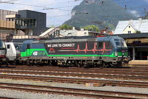 Siemens Vectron AC - 193 252 operated by TXLogistik