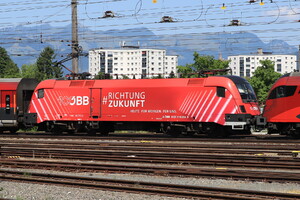 Siemens ES 64 U2 - 1116 251 operated by Österreichische Bundesbahnen