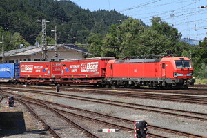 Siemens Vectron MS - 193 326 operated by DB Cargo AG