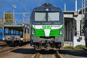 Siemens Vectron AC - 193 831 operated by Salzburger Eisenbahn Transportlogistik GmbH