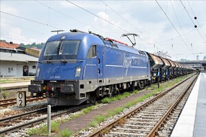 Siemens ES 64 U4 - 183 500 operated by Salzburger Eisenbahn Transportlogistik GmbH