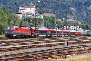 Siemens ES 64 U2 - 1116 227 operated by Österreichische Bundesbahnen