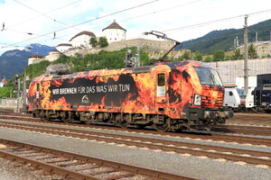 Siemens Vectron AC - 193 878 operated by TXLogistik