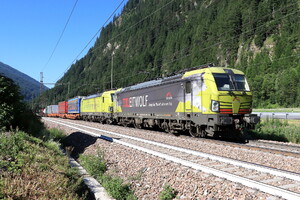 Siemens Vectron MS - 193 554 operated by TXLogistik