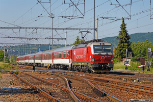 757 015-3 - ŽOS Zvolen Class 757 operated by Železničná Spoločnost