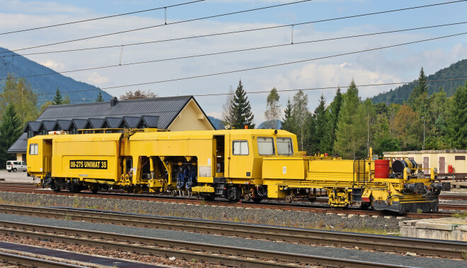 030 002-4 - Plasser & Theurer 08-275 UNIMAT 3S operated by Rete