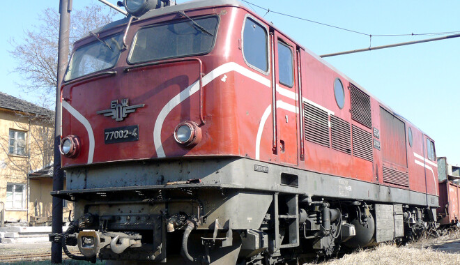 77 002-4 - 23 August Works (FAUR) BDŽ Class 77 operated by Chemin de ...