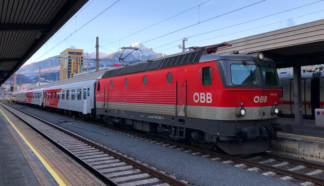 1144 285 - ÖBB Class 1144 operated by Österreichische Bundesbahnen
