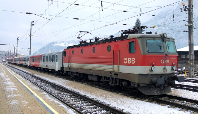 1144 043 - ÖBB Class 1144 operated by Österreichische Bundesbahnen