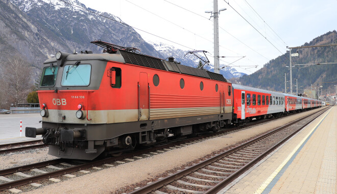 1144 106 - ÖBB Class 1144 operated by Österreichische Bundesbahnen