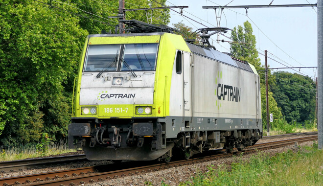 メル76168です 186 151-7 - Bombardier TRAXX F140 MS operated by Captrain Belgium