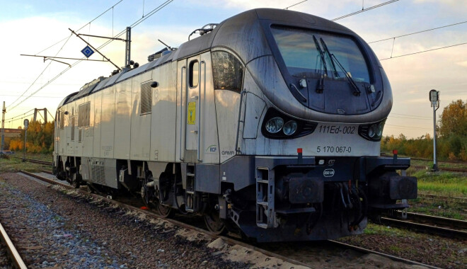 111Ed-002 - PESA Bydgoszcz Gama DualPower 111DE operated by ...