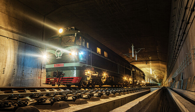 DF4 1339 - China Railways Class DF4 operated by China Railway