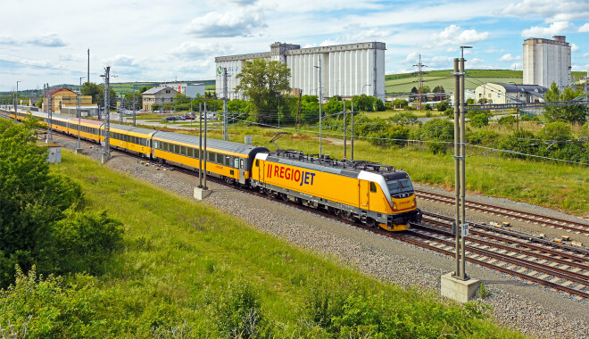 トレイン 1216 950 - Siemens ES 64 U4 operated by Wiener Lokalbahnen Cargo